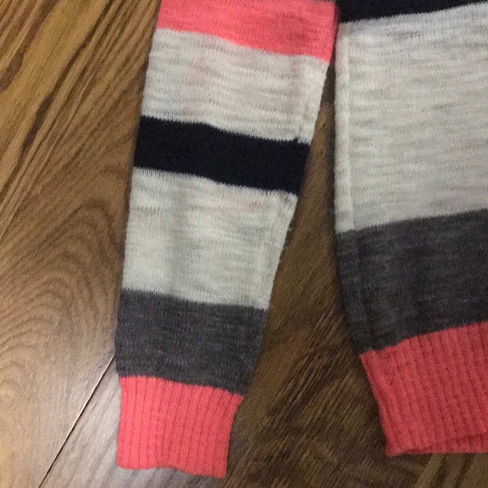 Fun sweater - Picture 3 of 4